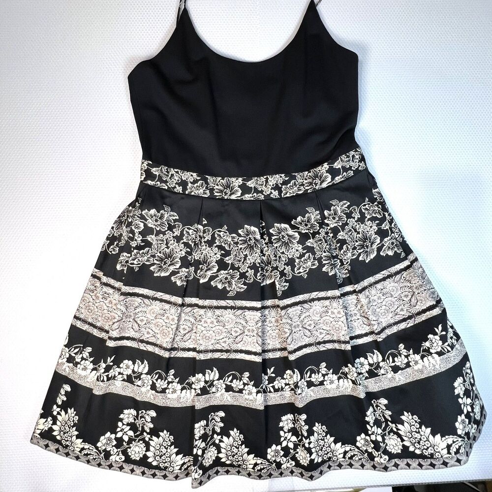 Alice + Olivia Madison Dress 14 Black White Pleated Fit Flare Floral Ballet - Picture 2 of 16